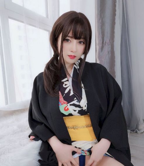 暴风骤雨电影完整版免费观看_十万网红美女美酱