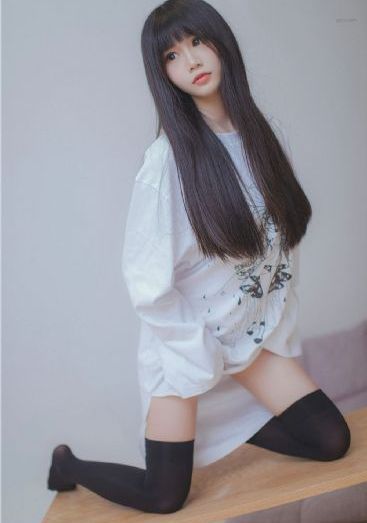 年轻的妈妈的朋友_欧美在线观看