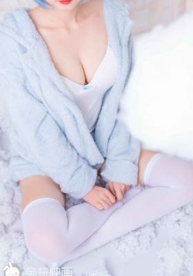 女邻居的丰满奶_青苹果乐园免费高清观看