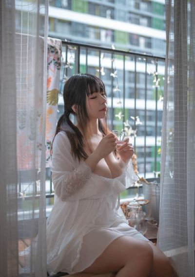 美女被两个黑鬼前后夹击_1080P高清免费观看